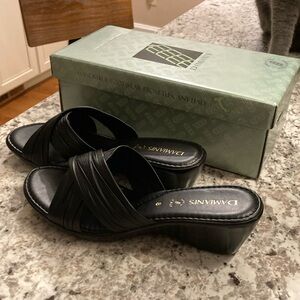 Damiani’s Italian shoemakers black wedge sandals size 8